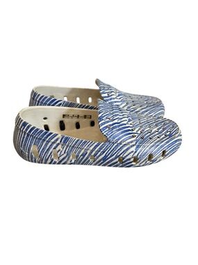 Floafers Crayola 2 Kids Slip On Water Casual Shoes in Blue and White